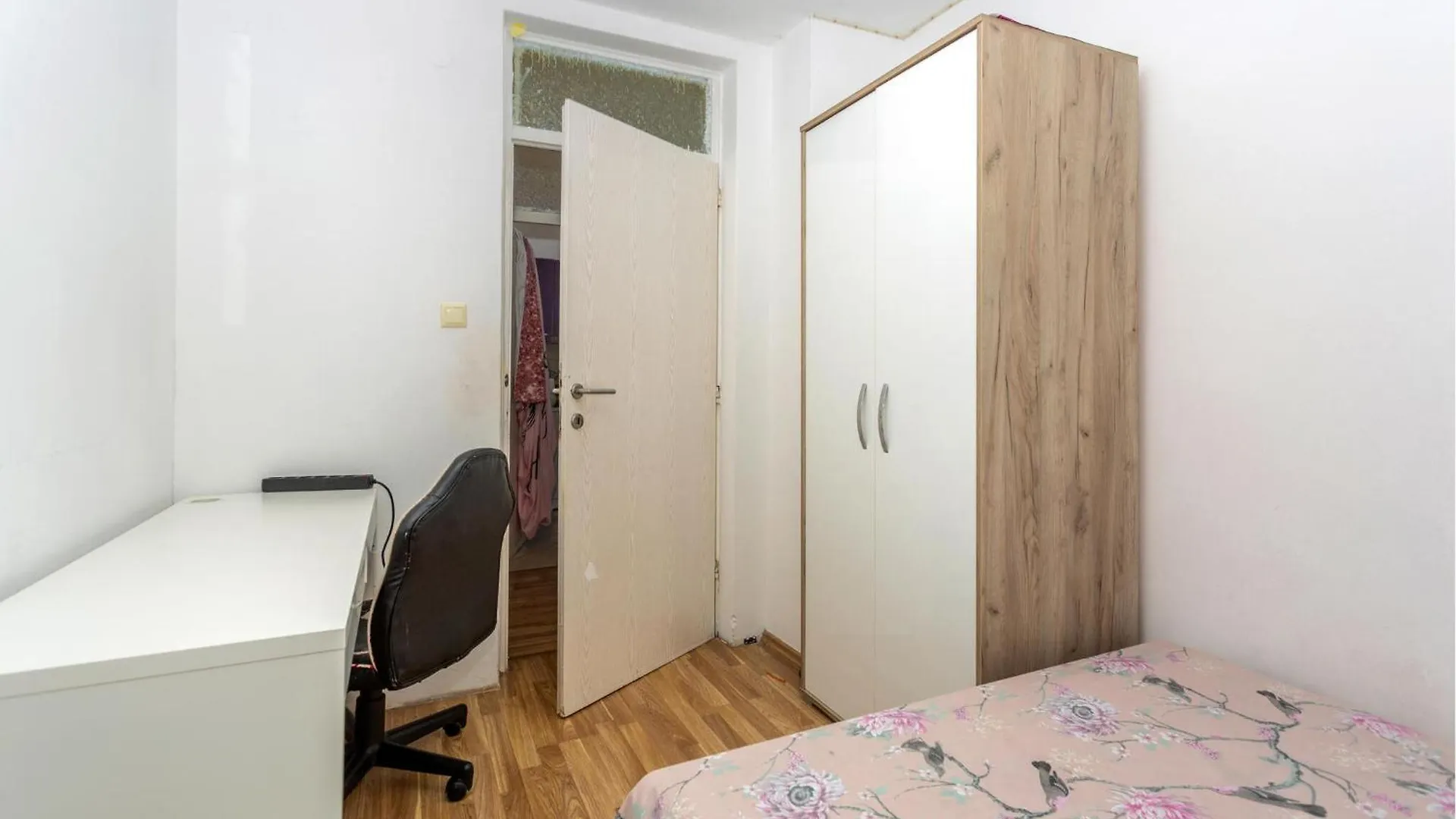 3 Bedroom Beautiful Apartment In غييكا