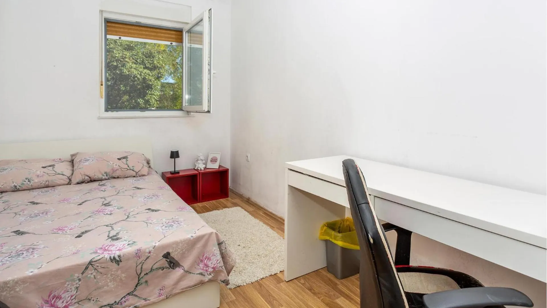 3 Bedroom Beautiful Apartment In غييكا