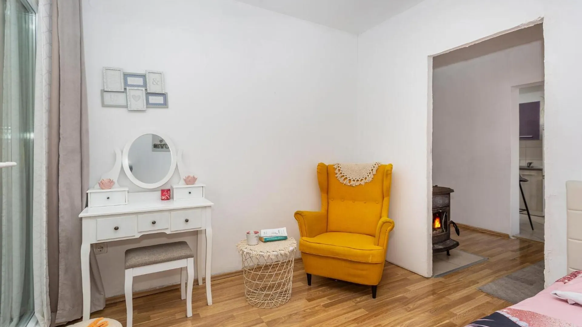 3 Bedroom Beautiful Apartment In غييكا