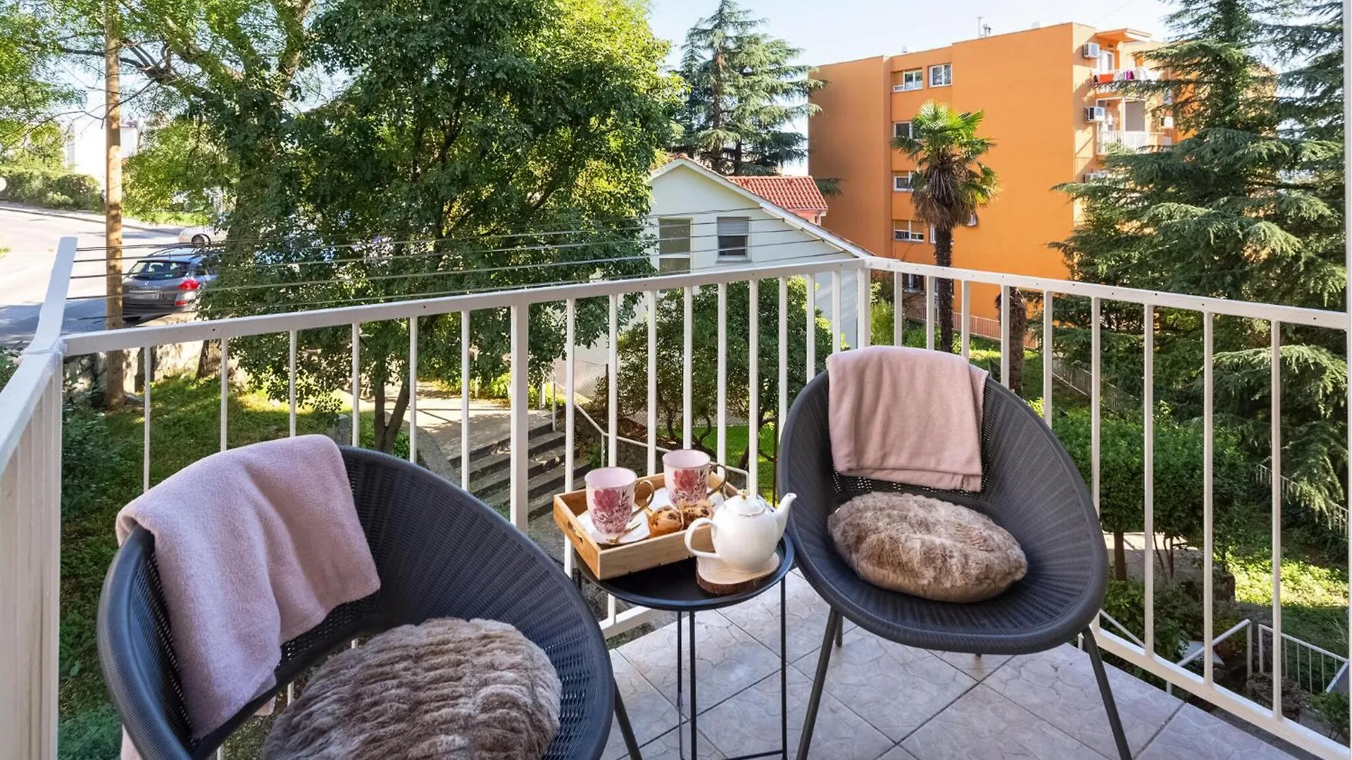 3 Bedroom Beautiful Apartment In غييكا